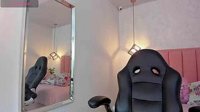 SUNNYCYRUS online show from 03.05.25