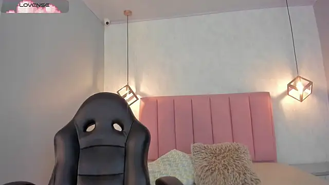 SUNNYCYRUS online show from 11.20.25