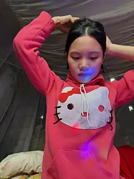 Snapshot of Be-MyMy chatting on 12.24.24 Be-MyMy online show from 12.24.24