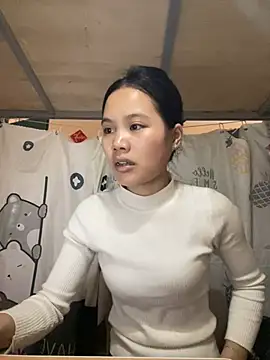 Snapshot of Be-MyMy chatting on 02.14.25 Be-MyMy online show from 02.14.25