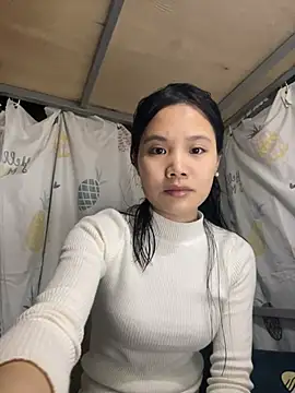 Snapshot of Be-MyMy chatting on 02.18.25 Be-MyMy online show from 02.18.25