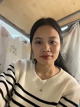 Snapshot of Be-MyMy chatting on 02.19.25 Be-MyMy online show from 02.19.25