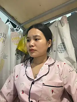 Snapshot of Be-MyMy chatting on 02.22.25 Be-MyMy online show from 02.22.25