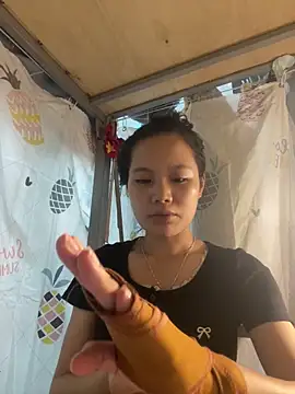 Snapshot of Be-MyMy chatting on 09.30.25 Be-MyMy online show from 09.30.25