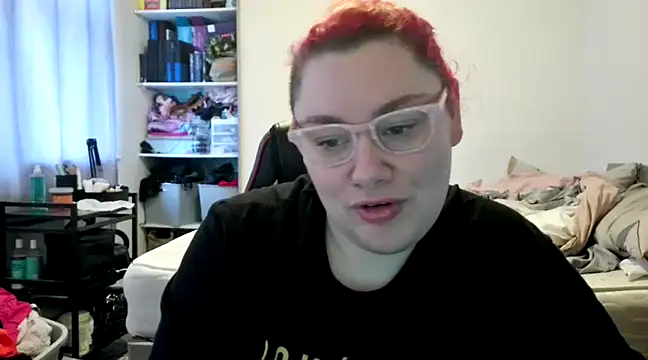 Bustycurves online show from 12.17.24