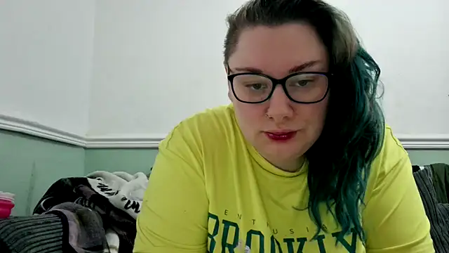 Bustycurves online show from 03.19.25