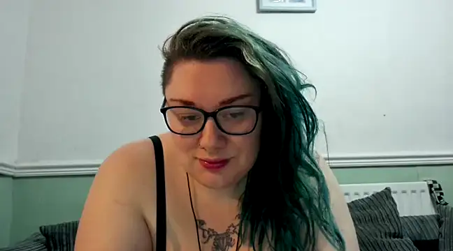 Bustycurves online show from 03.21.25