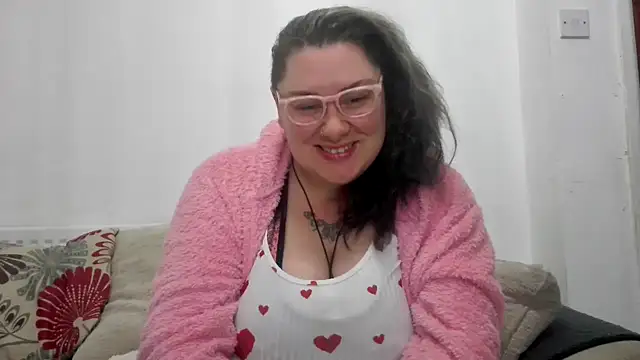 Bustycurves online show from 10.27.25