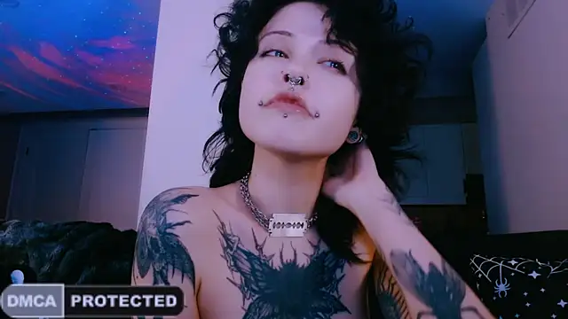 Snapshot of NaughtyLittleFox chatting on 05.12.26 NaughtyLittleFox online show from 05.12.26