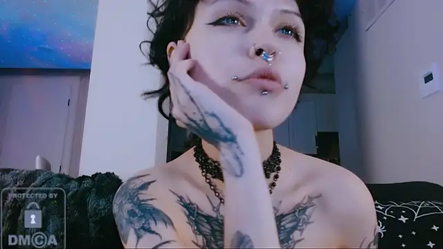 Snapshot of NaughtyLittleFox chatting on 07.11.26 NaughtyLittleFox online show from 07.11.26