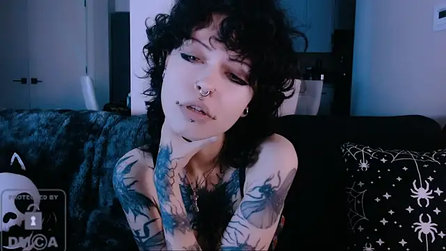 Snapshot of NaughtyLittleFox chatting on 07.14.26 NaughtyLittleFox online show from 07.14.26