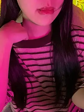 minmin2kk5 online show from 11.28.25