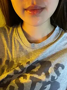 minmin2kk5 online show from 04.22.26