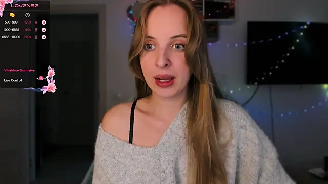 Snapshot of violet_blue_eyes chatting on 12.04.25 violet blue eyes online show from 12.04.25