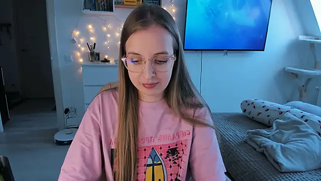 Snapshot of violet_blue_eyes chatting on 02.05.26 violet blue eyes online show from 02.05.26