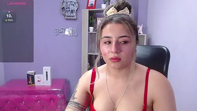 Snapshot of celeste_blue69 chatting on 01.22.25 celeste blue69 online show from 01.22.25