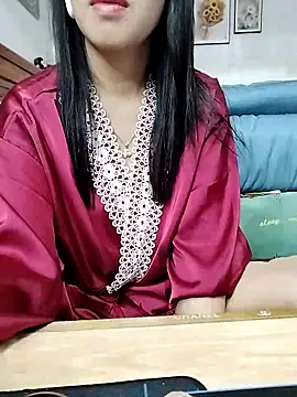 Snapshot of cream1299 chatting on 03.04.25 cream1299 online show from 03.04.25