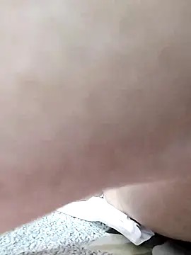 Snapshot of cream1299 chatting on 03.06.25 cream1299 online show from 03.06.25