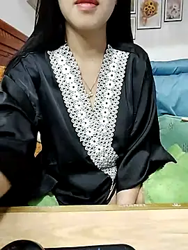 Snapshot of cream1299 chatting on 03.08.25 cream1299 online show from 03.08.25