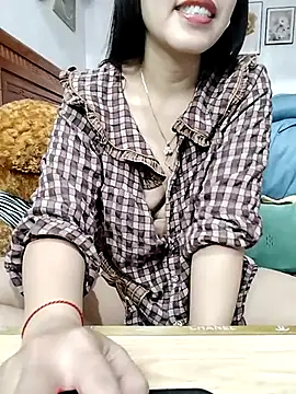 Snapshot of cream1299 chatting on 03.10.25 cream1299 online show from 03.10.25