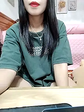 Snapshot of cream1299 chatting on 09.10.25 cream1299 online show from 09.10.25