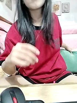 Snapshot of cream1299 chatting on 10.12.25 cream1299 online show from 10.12.25