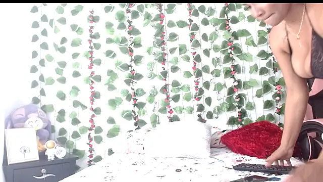 camilavagina24 online show from 11.04.25