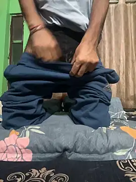 Snapshot of ALWAYSHORNYDADDY chatting on 12.03.25 ALWAYSHORNYDADDY online show from 12.03.25