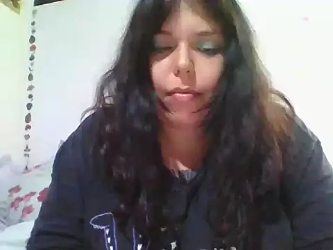 Snapshot of scarletttlove chatting on 04.26.26 scarletttlove online show from 04.26.26