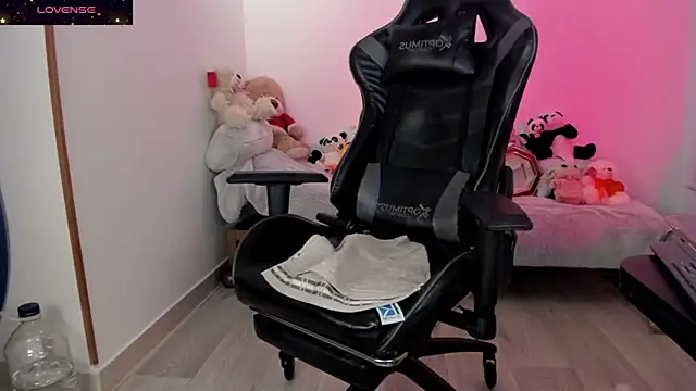 Snapshot of Biancastrongg chatting on 02.20.26 Biancastrongg online show from 02.20.26