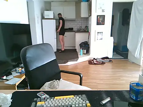 Snapshot of mihaimichael chatting on 06.25.26 mihaimichael online show from 06.25.26