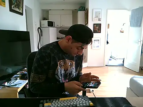 Snapshot of mihaimichael chatting on 07.05.26 mihaimichael online show from 07.05.26