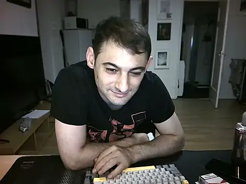 Snapshot of mihaimichael chatting on 07.14.26 mihaimichael online show from 07.14.26
