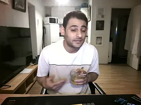 Snapshot of mihaimichael chatting on 07.16.26 mihaimichael online show from 07.16.26