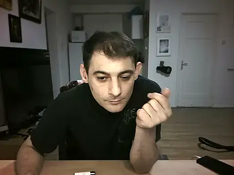 Snapshot of mihaimichael chatting on 08.05.26 mihaimichael online show from 08.05.26