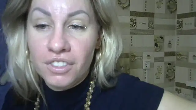 Snapshot of TherestlessKitty chatting on 02.01.25 TherestlessKitty online show from 02.01.25