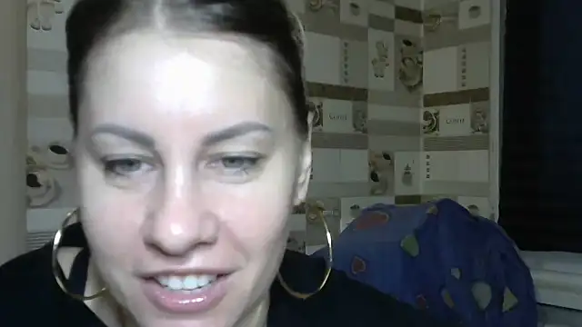 Snapshot of TherestlessKitty chatting on 10.07.25 TherestlessKitty online show from 10.07.25
