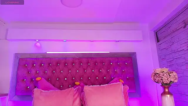 Tayzon Foxxx online show from 12.14.25