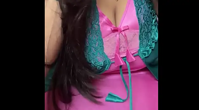 Snapshot of Moody_Girl2 chatting on 12.22.24 Moody Girl2 online show from 12.22.24