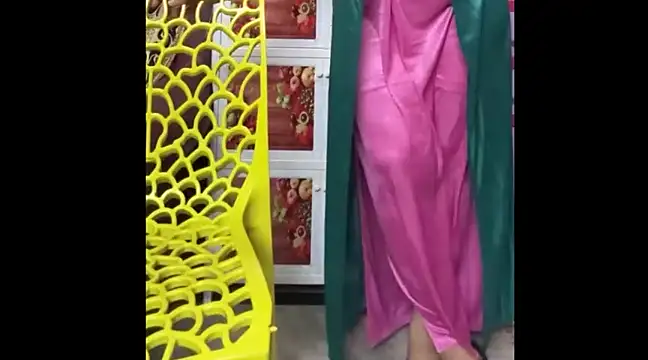 Snapshot of Moody_Girl2 chatting on 12.27.24 Moody Girl2 online show from 12.27.24