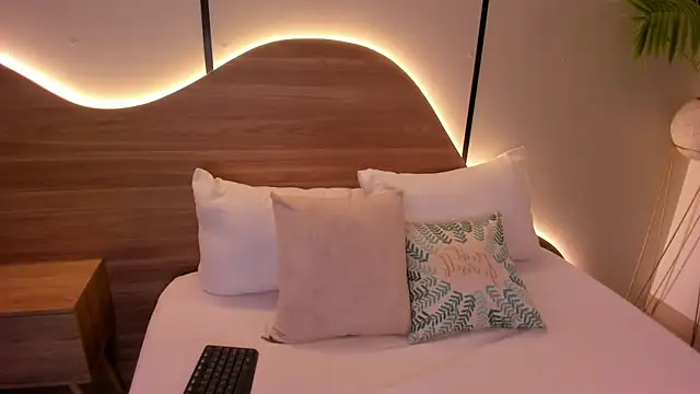 nicky peyton online show from 12.20.25