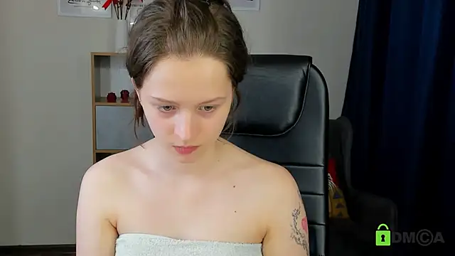 Snapshot of Alina_Mills chatting on 05.05.26 Alina Mills online show from 05.05.26