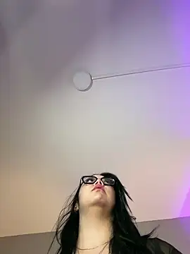 juicy led  online show from 03.18.26