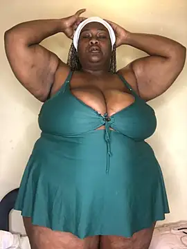 Snapshot of bustytitsxxx chatting on 06.26.26 bustytitsxxx online show from 06.26.26