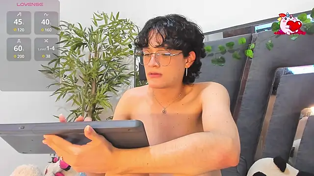 Snapshot of Black_Rose2 chatting on 02.06.25 Black Rose2 online show from 02.06.25