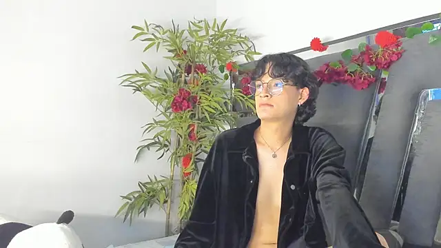 Snapshot of Black_Rose2 chatting on 03.12.25 Black Rose2 online show from 03.12.25