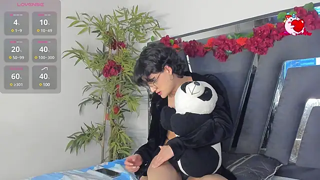 Snapshot of Black_Rose2 chatting on 03.19.25 Black Rose2 online show from 03.19.25