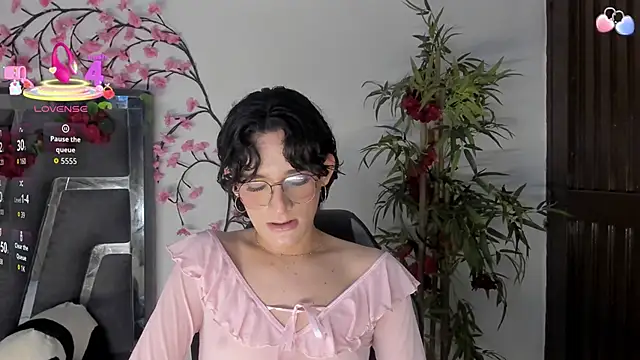 Snapshot of Black_Rose2 chatting on 09.24.25 Black Rose2 online show from 09.24.25