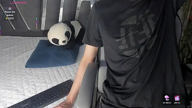 Black Rose2 online show from 10.25.25