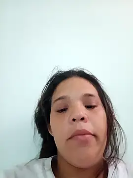 Snapshot of Alisonn_Guzman_ chatting on 12.01.24 Alisonn Guzman online show from 12.01.24